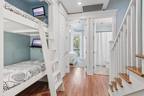 Maison mitoyenne, plusieurs lits (Miramar Beach Villa 114- Beach Therap)