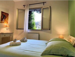 1 soverom, strykejern/-brett, wi-fi og sengetøy