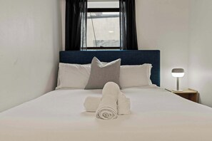 3 chambres, bureau, Wi-Fi, literie fournie