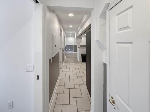Stylish Old City Flat: 3BD Fits 6 Near LibertyBell