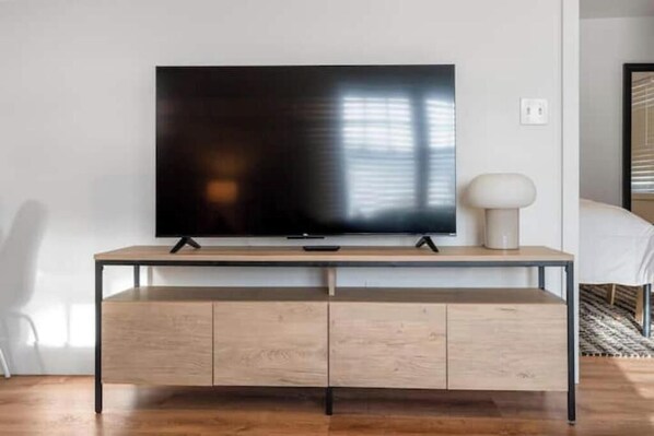 2 dormitoris, planxa i posts de planxar, wifi i roba de llit 