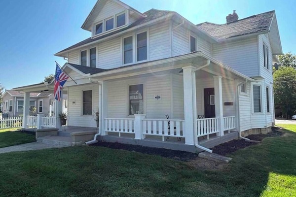 London Maisonette - Black Door (1)