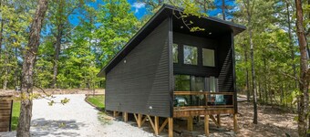 Cove Creek-Modern Cabin Hot Tub, 3 mi. to Buffalo