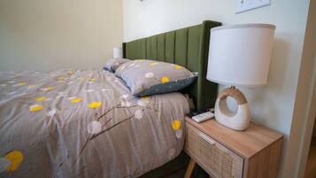 1 chambre, bureau, accès au Wi-Fi (inclus), literie fournie