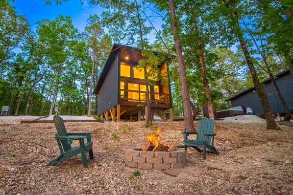 Property grounds - Elm Springs Hollow Modern Cabin, 3 mi. to BNR (Jasper)