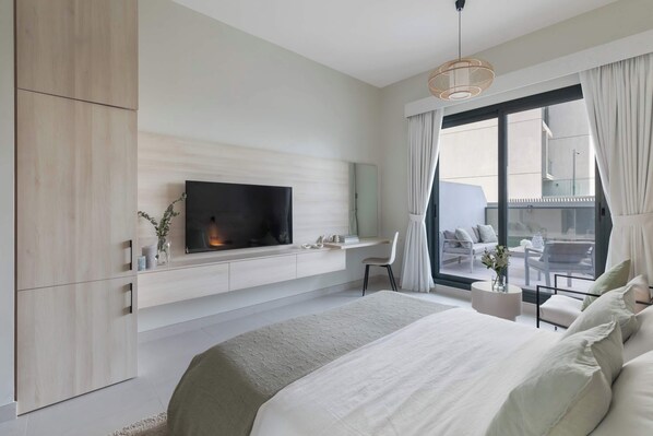 1 chambre, bureau, fer et planche à repasser, Wi-Fi