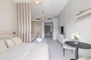 1 chambre, bureau, fer et planche à repasser, Wi-Fi