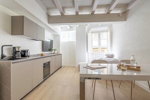 Comfort Apartment | Private kitchen | Fridge, stovetop, dishwasher, espresso maker - Deservi Apartments By Geco Vacation Rentals (Florence)