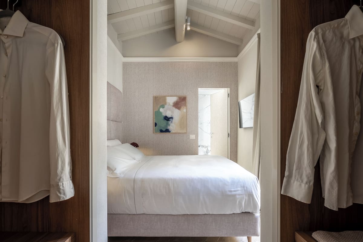 Departamento de diseñador | 1 habitación, tabla de planchar con plancha, wifi gratis y ropa de cama