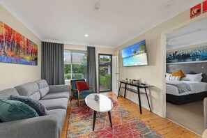 1 bedroom, desk, iron/ironing board, WiFi