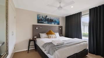 1 bedroom, desk, iron/ironing board, WiFi