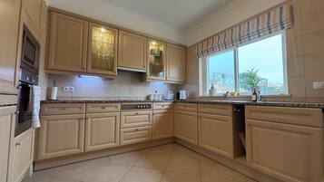 MikrovÄgsugn, ugn och diskmaskin