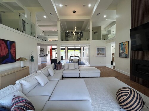 Luxury Mid-Century 7-Bed Estate Near Augusta National with Pool & Sunset Views