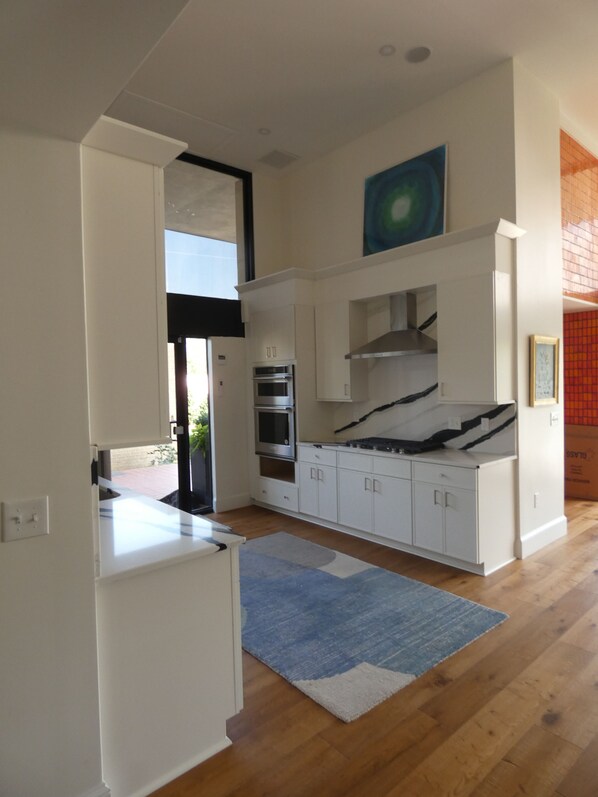 Private kitchen - Luxury Mid-Century 7-Bed Estate Near Augusta National with Pool & Sunset Views (Augusta)