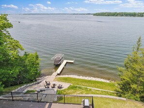 Terrace/patio - Dockside on Lake Le Homme Dieu - Prime access to Alexandria Chain of lakes (Alexandria)