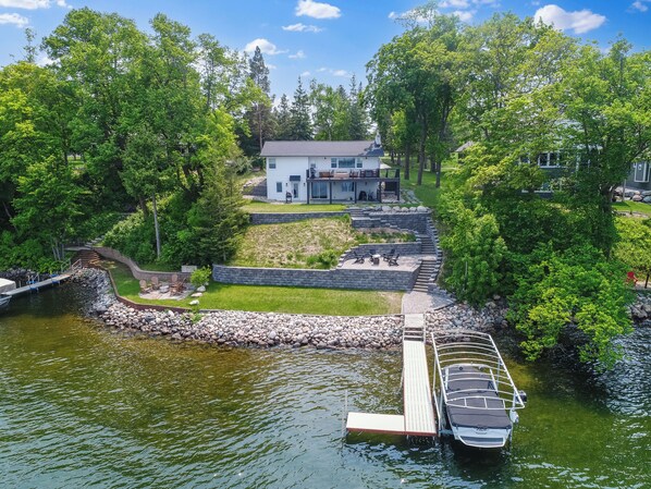 Exterior - Dockside on Lake Le Homme Dieu - Prime access to Alexandria Chain of lakes (Alexandria)