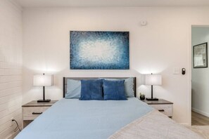 1 chambre, bureau, fer et planche à repasser, Wi-Fi gratuit
