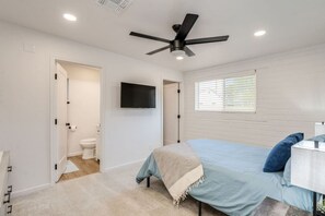 1 dormitorio, escritorio, tabla de planchar con plancha y wifi gratis