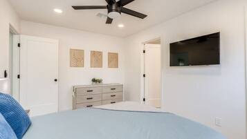 1 bedroom, desk, iron/ironing board, WiFi (free)