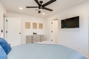 1 habitación, escritorio, tabla de planchar con plancha y wifi gratis 