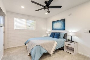 1 habitación, escritorio, tabla de planchar con plancha y wifi gratis 