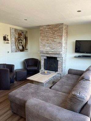 Televisie en een open haard