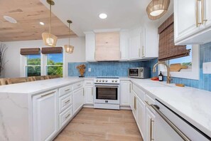 Fridge, microwave, oven, stovetop - Beachy Luxury, Hot Tub, Fire Pit & 5Min to Beach (Kill Devil Hills)