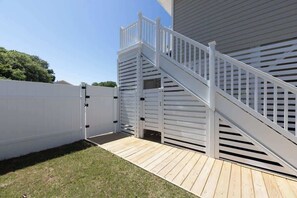 Property grounds - Beachy Luxury, Hot Tub, Fire Pit & 5Min to Beach (Kill Devil Hills)