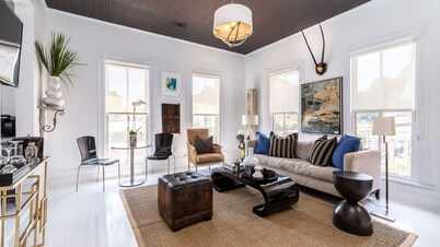 Loft Atelier: downtown luxury + easy parking