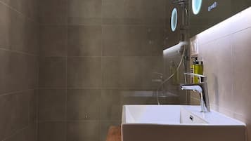 Doppelzimmer, Nichtraucher | Badezimmer | Dusche, Haartrockner, Bidet, HandtĂŒcher