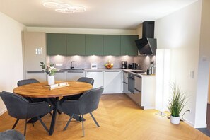 Microwave, oven, stovetop, dishwasher