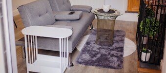 Central 2-bed House - Sleeps 6, Parking & Garden