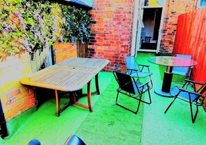 House | Outdoor dining