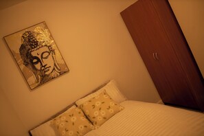 House | 2 bedrooms, iron/ironing board, free WiFi, bed sheets - Central 2-bed House - Sleeps 6, Parking & Garden (Leicester)