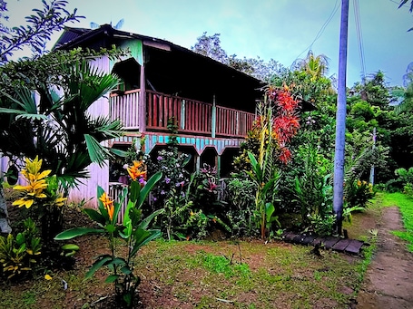 Fachada de la propiedad