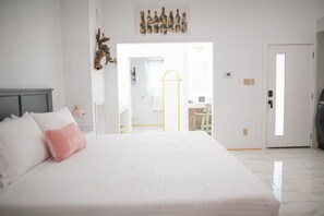 1 bedroom, WiFi, bed sheets