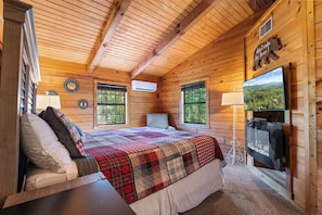 5 bedrooms, iron/ironing board, free WiFi, bed sheets