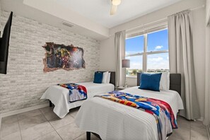 3 chambres, fer et planche à repasser, Wi-Fi, draps fournis