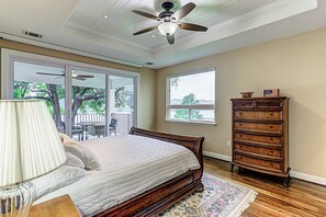 4 室のベッドルーム、アイロン / アイロン台、WiFi、ベッドシーツ