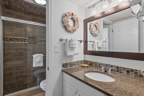 Condo, 1 King Bed with Sofa bed (Blue Surf 16A) | Bathroom - Blue Surf 16A (Miramar Beach)