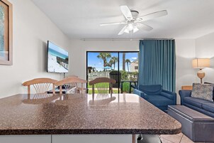 Condo, 1 King Bed with Sofa bed (Blue Surf 16A) | Living area