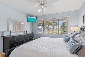 Condo, 1 King Bed with Sofa bed (Blue Surf 16A) | 1 bedroom