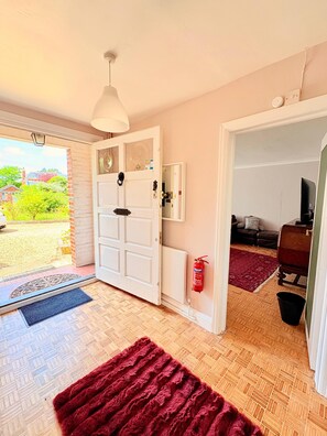 المنشأة من الداخل