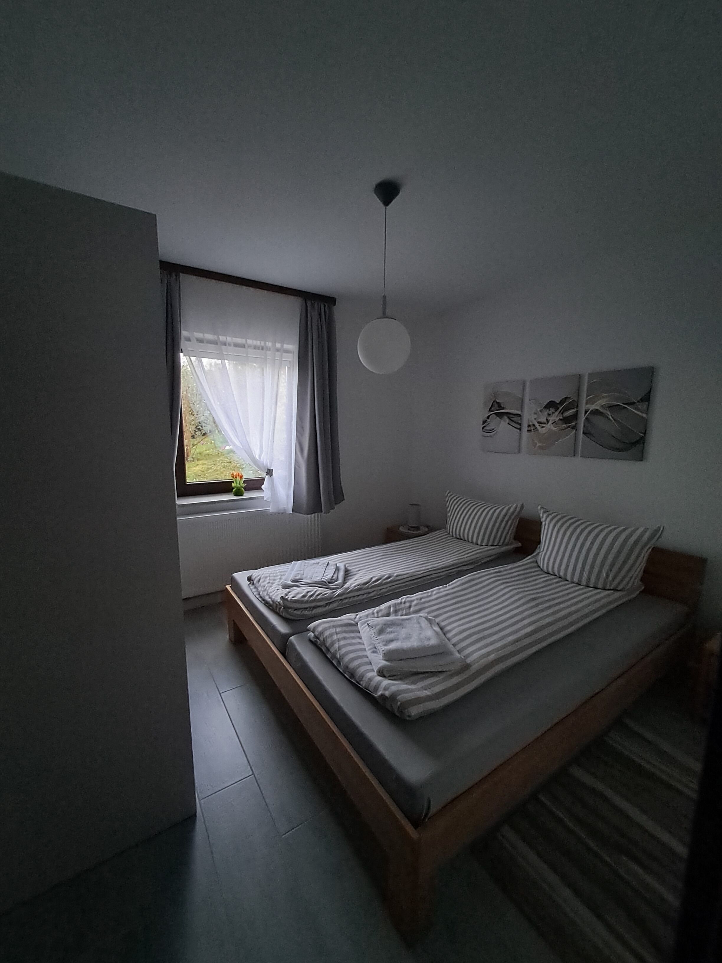 1 多间卧室、熨斗/熨衣板、WiFi、床单