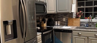 Charming 2-bedroom house in amazing London, KY with AC, WiFi