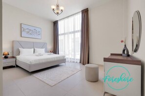 4 bedrooms, iron/ironing board, WiFi