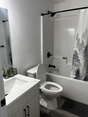 Bruser, håndklæder, Sæbe, Toiletpapir