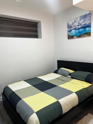 3 bedrooms, iron/ironing board, WiFi, bed sheets - A feel of home in Fort Garry (Winnipeg)