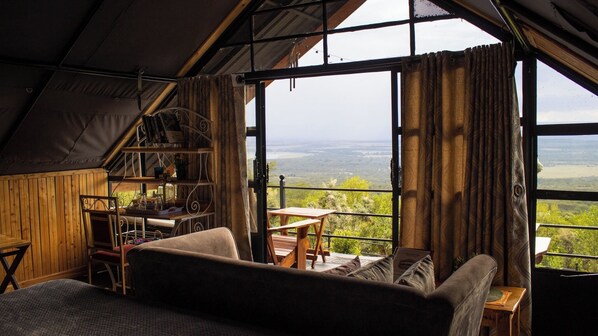 Chambre supérieure double, vue sur le lac | Accès au Wi-Fi (inclus), literie fournie