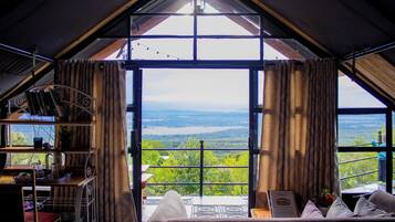 Superior Double Room, Lake View | Free WiFi, bed sheets